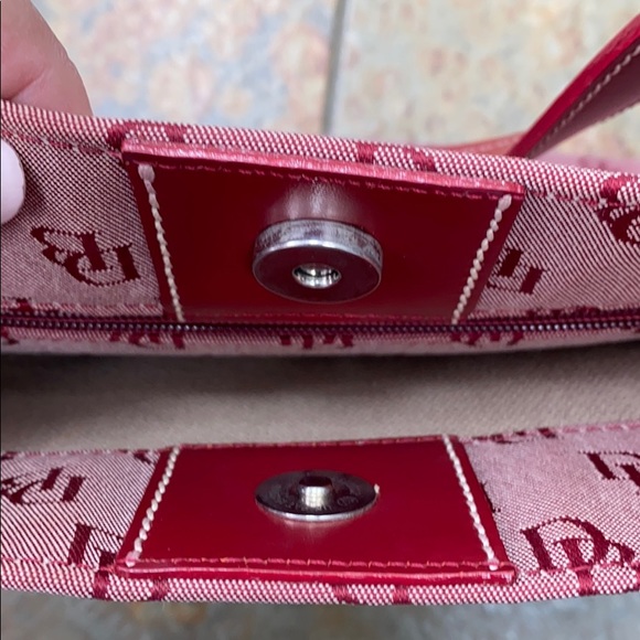 Dooney & Bourke Tote Red Signature EUC - Picture 6 of 15